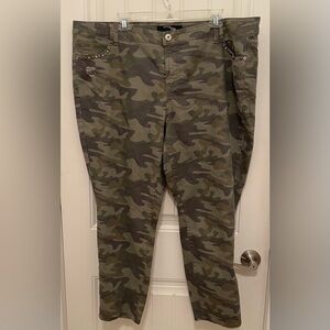 Stitch Star Camo Ankle Pants distressed ,‎ decorative metal around front pockets